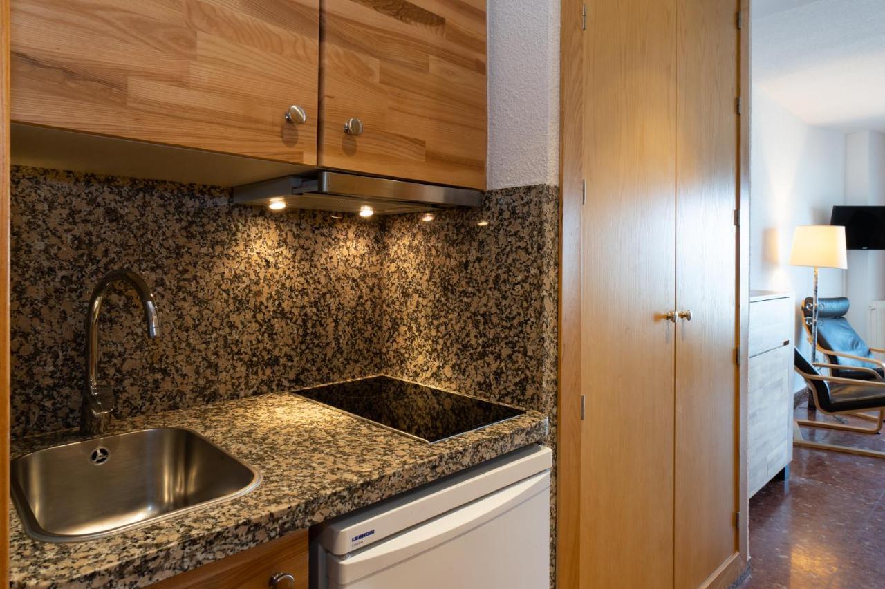 Hotel Apartamentos Bajondillo Торремолінос Екстер'єр фото Kitchen