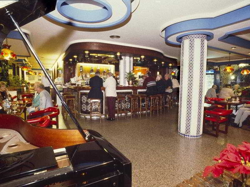 Hotel Apartamentos Bajondillo Торремолінос Екстер'єр фото Interior of the restaurant