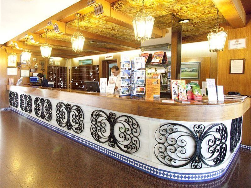 Hotel Apartamentos Bajondillo Торремолінос Екстер'єр фото Reception desk