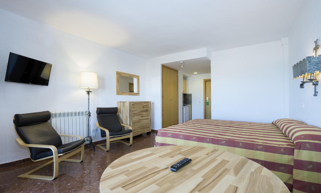 Hotel Apartamentos Bajondillo Торремолінос Екстер'єр фото Interior of a room